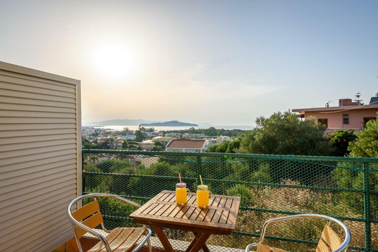 Golden Beach Hill Apartments Kato Daratso Exterior photo